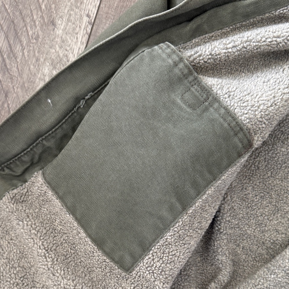Carhartt Olive Green Sherpa lined Jacket - Picture 8 of 9